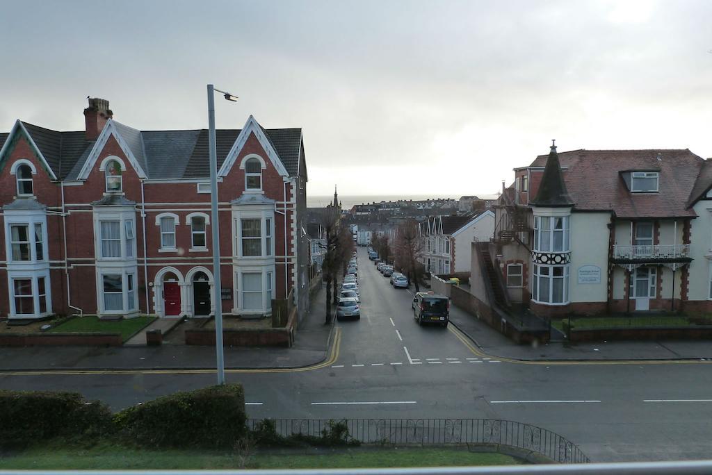 Hurst Dene Aparthotel Swansea Exterior foto